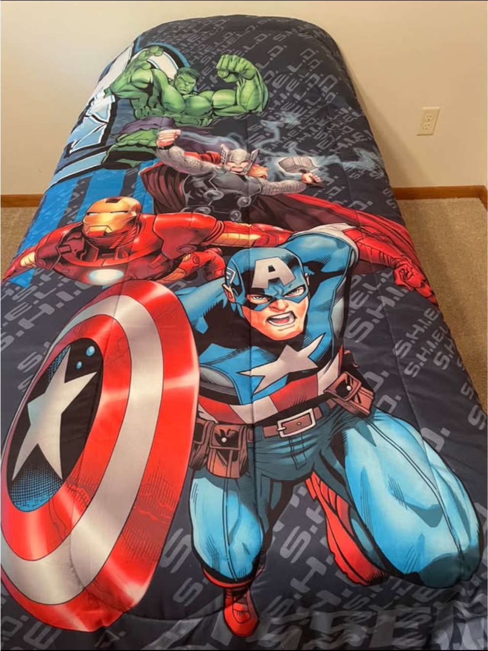 Marvel Superhero Comforter in Red, Blue, Green